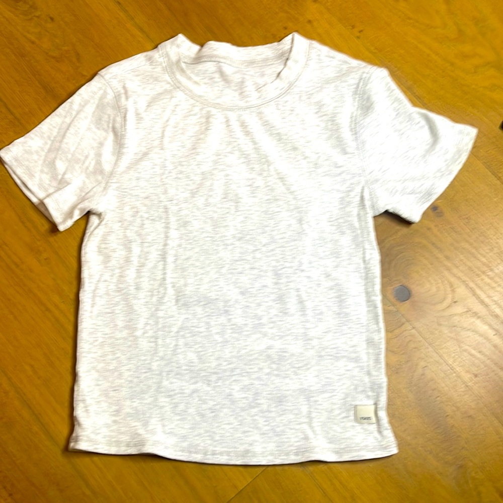 Women Vuori crop tee.